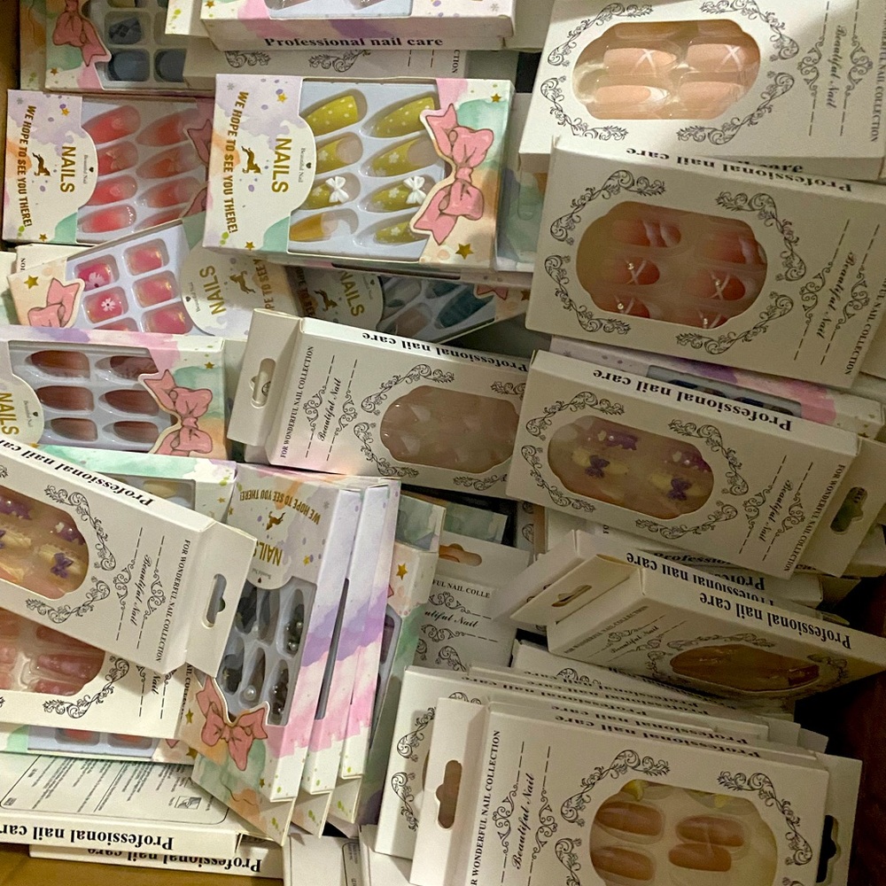 CLEAROUT 🌹Final price💅All press on nails 💅 are CLEAROUT!!!